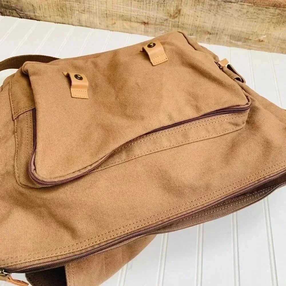 NWT Caden Messenger Bag